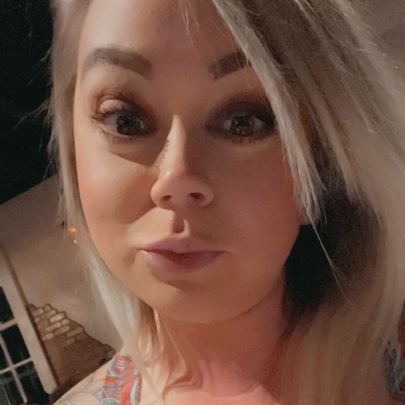 Meet your Posher, Kelli - Picture 6 of 6